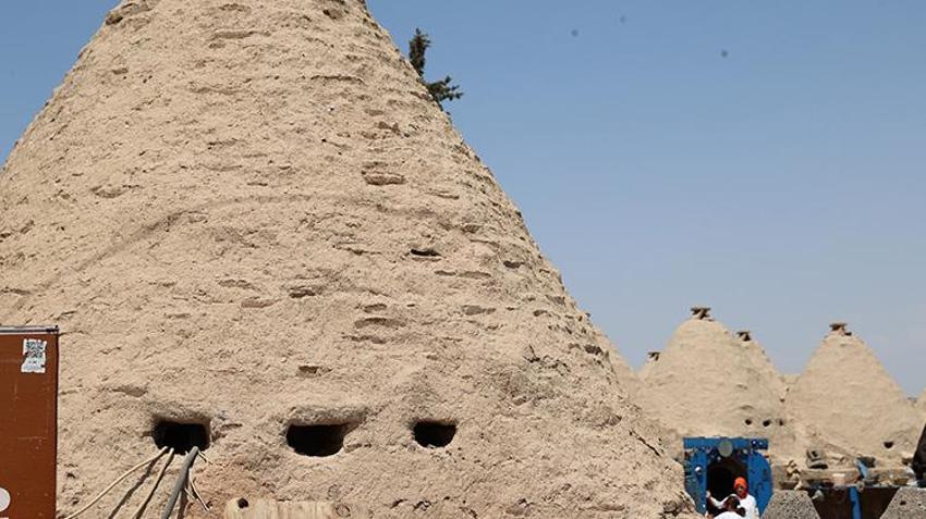 Harran'ın sıcağında kubbeli evlere sığınanlar kurtuluyor! 'Erciyes'e çıkmış gibiyim'