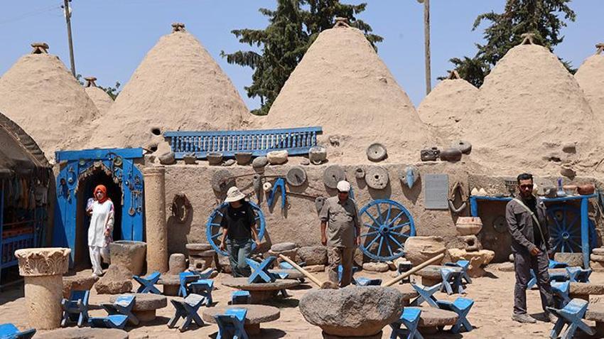 Harran'ın sıcağında kubbeli evlere sığınanlar kurtuluyor! 'Erciyes'e çıkmış gibiyim'