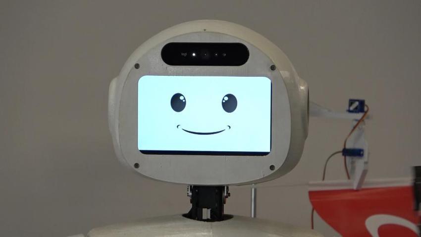 Türk üniversitelerinde bir ilk! Bursa'da yapay zeka destekli insansı robot geliştirildi
