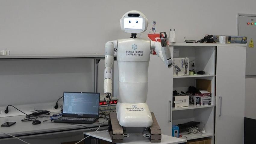 Türk üniversitelerinde bir ilk! Bursa'da yapay zeka destekli insansı robot geliştirildi