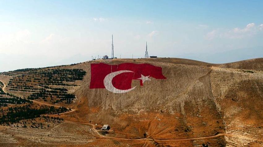 Kahramanmaraş'ta Türkiye’nin en büyük bayrağı dağlarına işleniyor