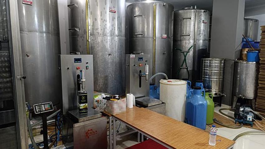 Türkiye'nin zeytinyağı üssünden kötü haber! Tek tek tespit edildi, 15 bin 365 litre ele geçirildi