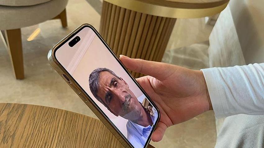 Muş'ta babasının sınav çıkışı çiçeklerle karşıladığı Çimen, üniversiteyi kazandı! Hem hayaline hem de bursuna kavuştu