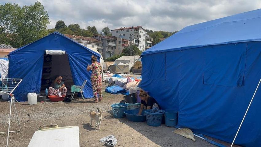 Zonguldak'a gelen bir gelmeyen bin pişman: İşçilerin hayatında her şey var su, elektrik yok!