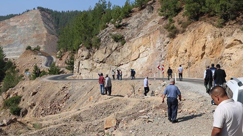 Adana'da 35 yıldır bitmeyen çile: 5 kişinin hayatını kaybettiği yolda acı nöbet!