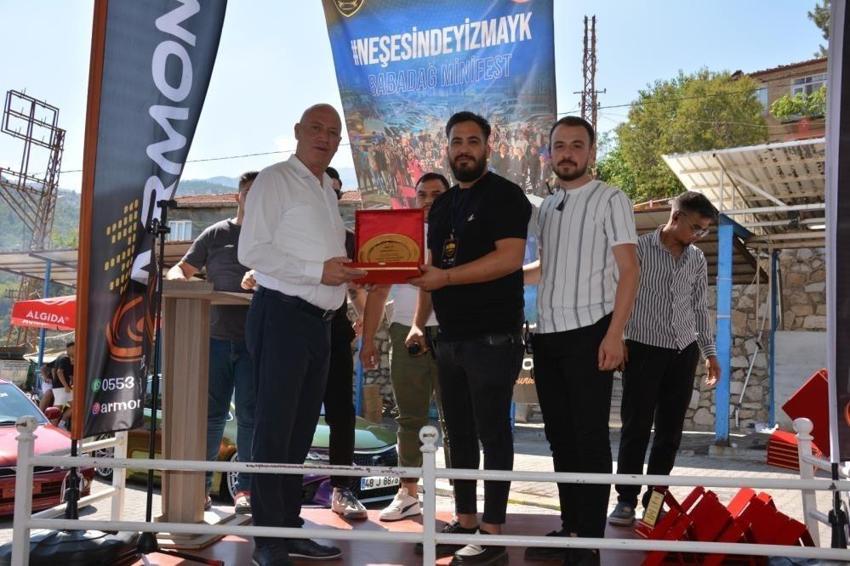 Denizli modifiyeli araçlarla renklendi: Otomobil tutkunları Babadağ'da buluştu