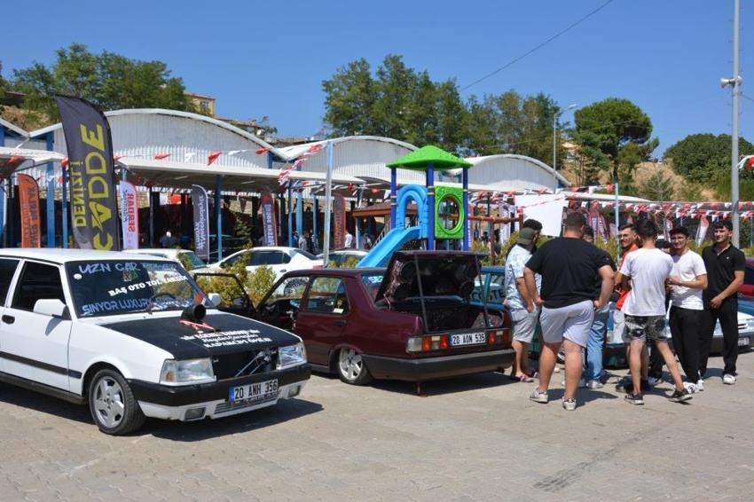 Denizli modifiyeli araçlarla renklendi: Otomobil tutkunları Babadağ'da buluştu