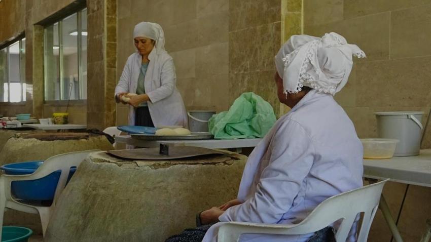 Daha önce hiç çalışmamışlardı: Mardin'de 15 kadın kolları sıvadı, günde bin 500 adet üretmeye başladı