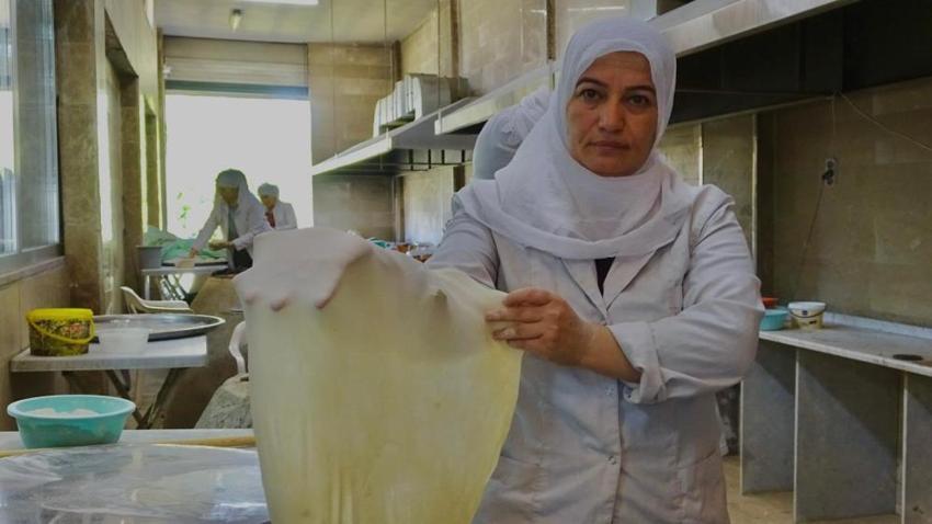 Daha önce hiç çalışmamışlardı: Mardin'de 15 kadın kolları sıvadı, günde bin 500 adet üretmeye başladı