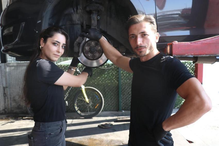 Yetiştirecek çırak bulamadı, eşini yanına alıp usta yaptı! Sivaslı çift sanayide bütün ezberleri bozuyor
