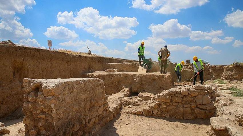 'Garnizon Kenti'nde büyük keşif: Uşak'ta bulundu, antik dünyanın sırlarını aralıyor: İngiliz Stonehenge'ine benziyor!