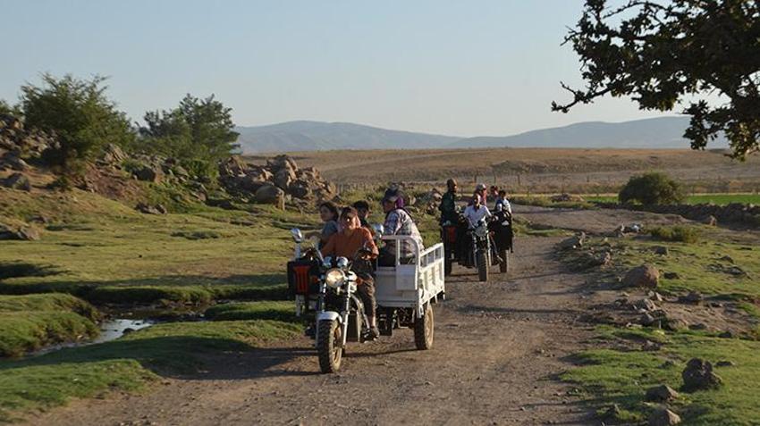 Muş'ta berivanlar yayla yollarında! Artık motosiklet sürüyorlar