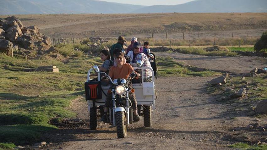 Muş'ta berivanlar yayla yollarında! Artık motosiklet sürüyorlar