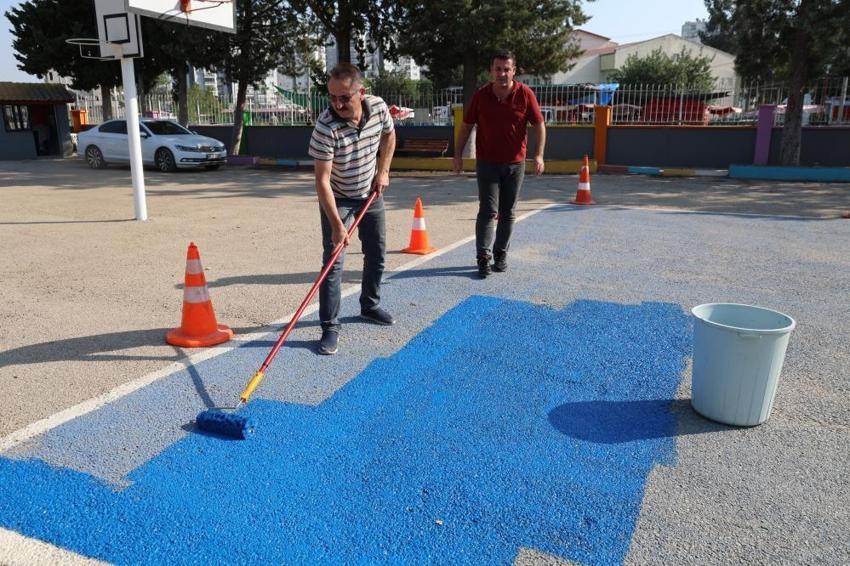 Adana'da öğretmenler öğrencileri için okulu rengârenk yaptı!