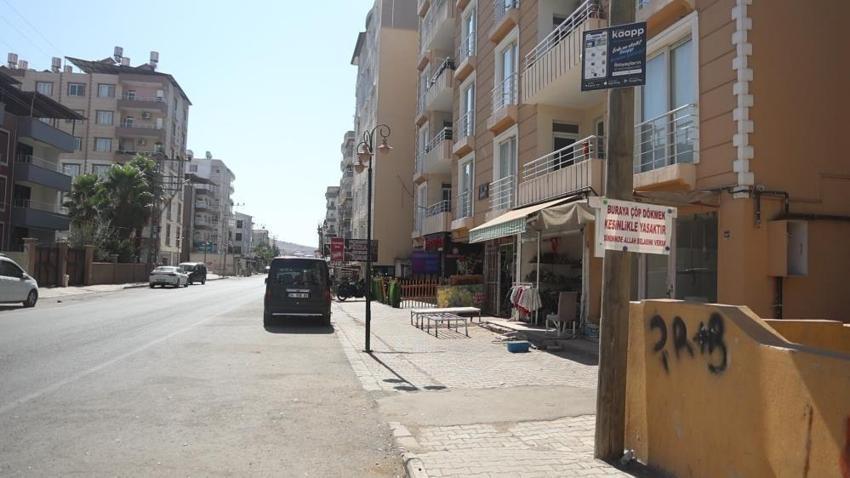 Hatay'da esnaf çöp sorununu tabelayla çözdü!
