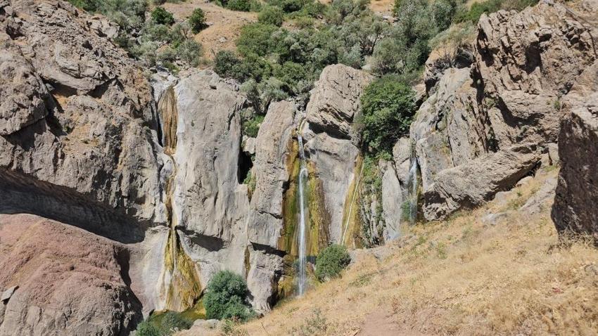 Hakkari'nin saklı cenneti: Ziyaretçileri büyülüyor