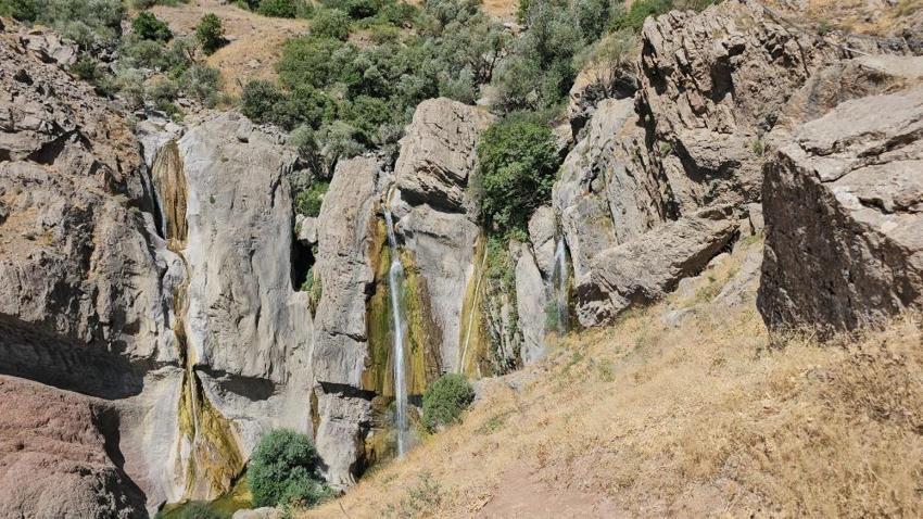 Hakkari'nin saklı cenneti: Ziyaretçileri büyülüyor