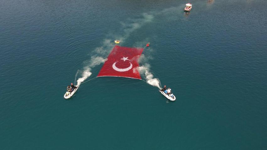 İşte tam o an... Birçok ilde 30 Ağustos'a özel yapıldı