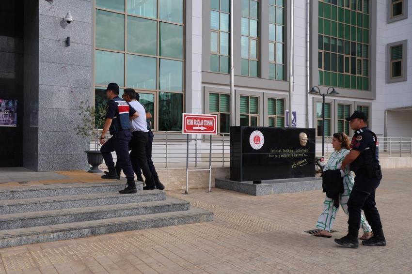 500 liralık şofben tartışması kanla bitmişti: Kiracısının ölümüne neden olan ev sahibi ağlayarak adliyeye sevk edildi