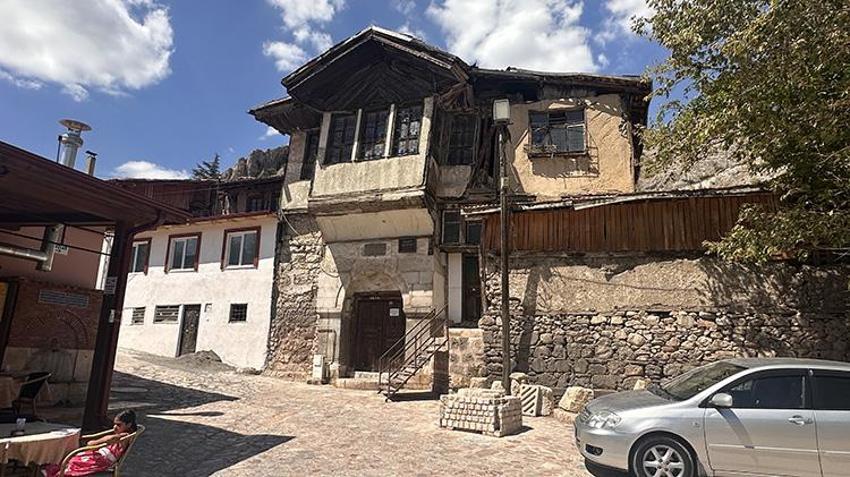 Tokat'ta labirent gibi odalara olan gizemli yapı! 600 yıllık yıkılmasın diye yardım istiyorlar