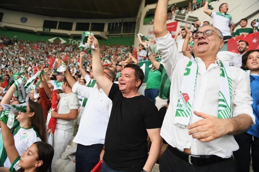 Bursaspor'u bu kez çocuklar destekledi! Tribüne taraftar desteği