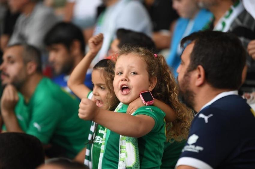 Bursaspor'u bu kez çocuklar destekledi! Tribüne taraftar desteği