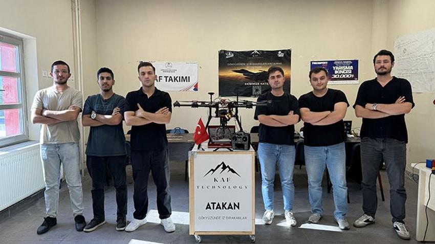 Üniversiteli gençlerden yerli İHA hamlesi! KAF takımı TEKNOFEST’te zirveye kanat açtı