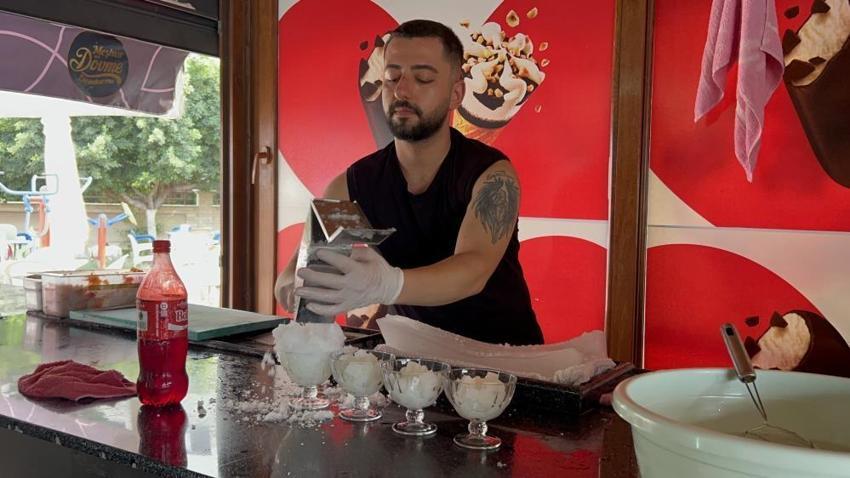 Hataylı esnaf müşterilerini serinletmek için 20 bin lira harcadı, pişman olmadı: 'İçerisi gerçekten rahatlama kapısı gibi!'