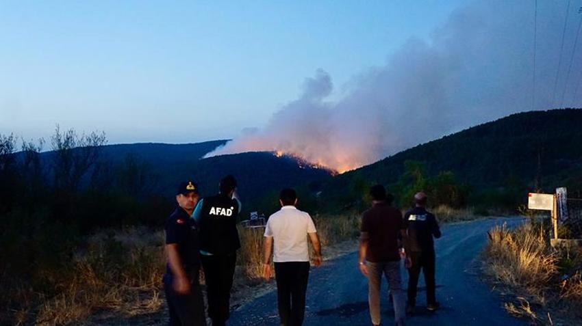Karabük'te orman yangını devam ediyor! Vali Yavuz: Orman yangınını büyük oranda çevreledik