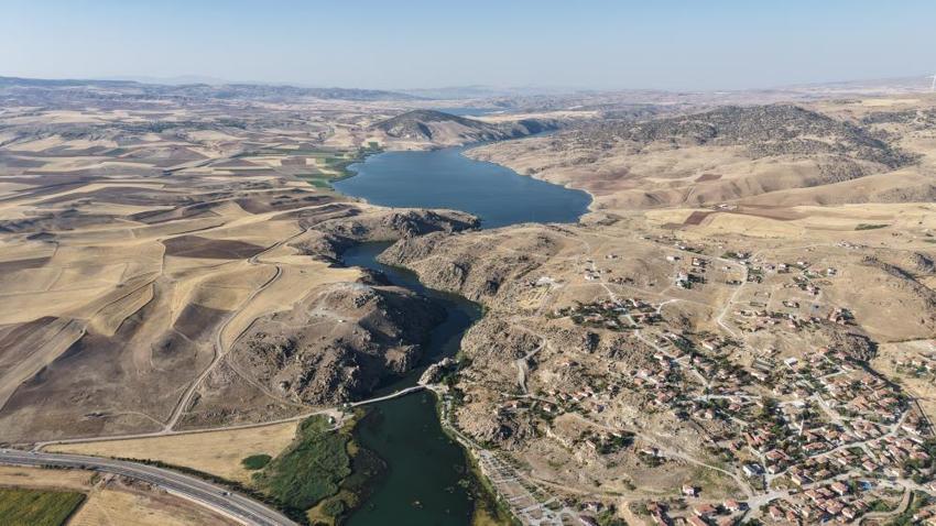 Bozkırın ortasında cennete yolculuk: Tekne turları başladı