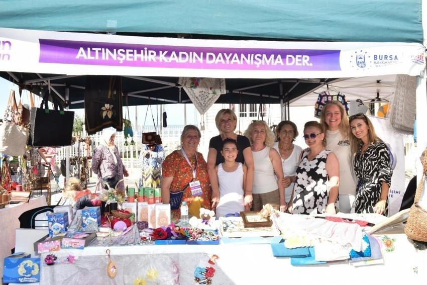 Bursa'da meydan kadınların: Dayanışma Pazarı açıldı