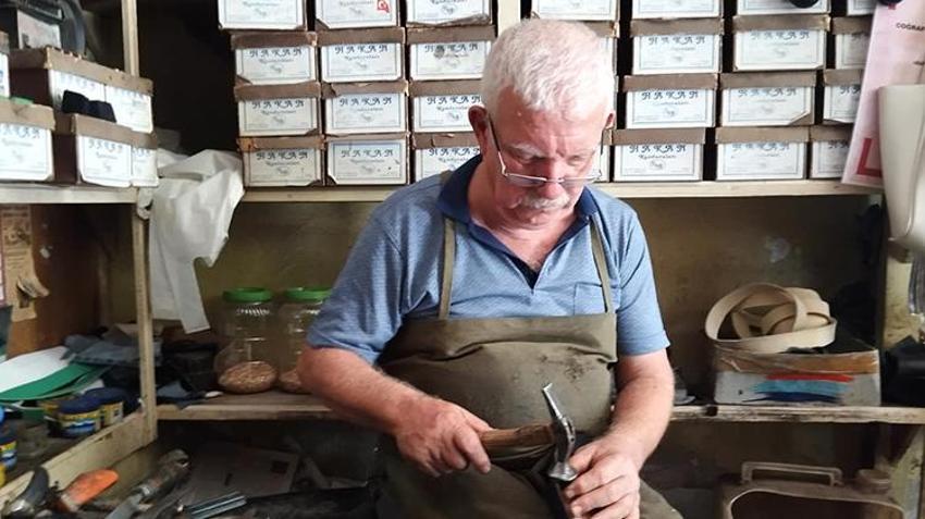 Terletmiyor, koku yapmıyor! 55 yıldır aynı atölyede, yurt dışından talep yağıyor