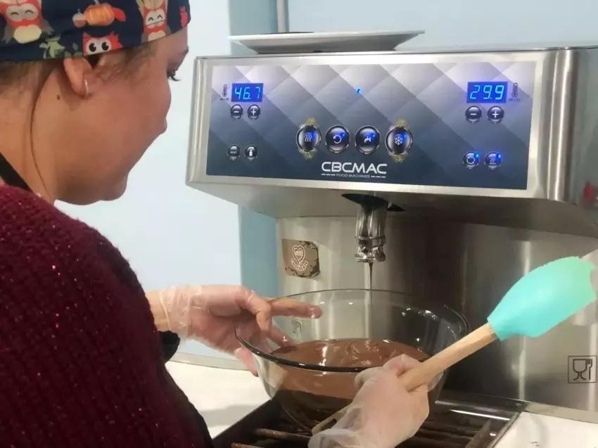 İsveç'te bedava iş öğrendi, Diyarbakır'da üretime başladı! Günlük 200 kilo satıyor, bu işi yapan tek kadın...