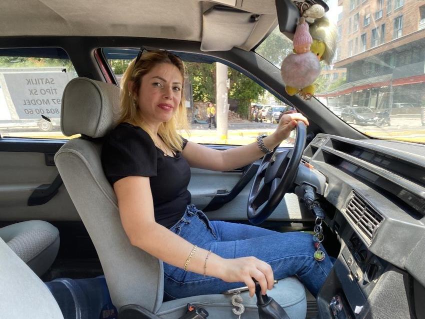 Eskişehir'de trafiğe hiç takılmayan araba: Arka cama yazdığı not kendisini koruyor