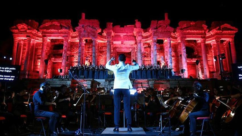 Tarih ve müzik Denizli'de buluştu! Hierapolis Antik Kenti on binleri ağırladı