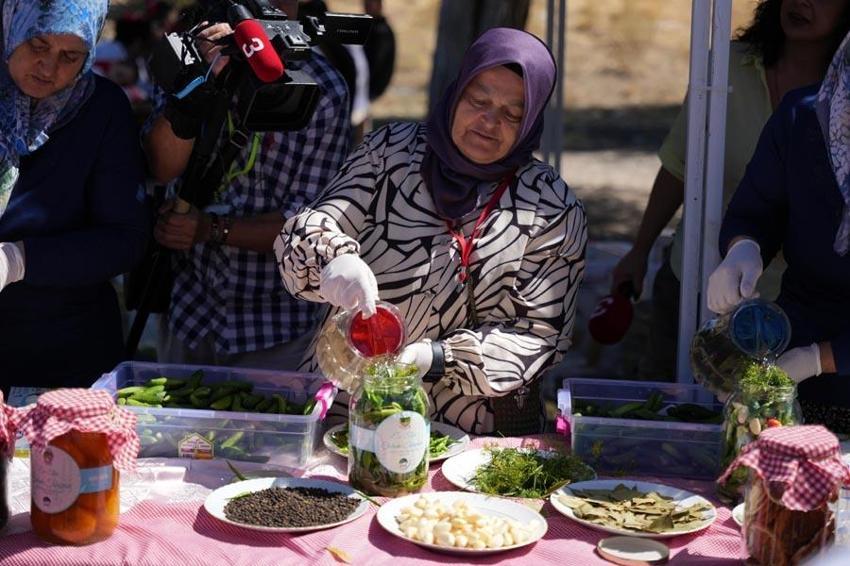 Ankara’da Uluslararası Çubuk Turşu ve Kültür Festivali başladı: Yarışmada Rusya 1’inci oldu