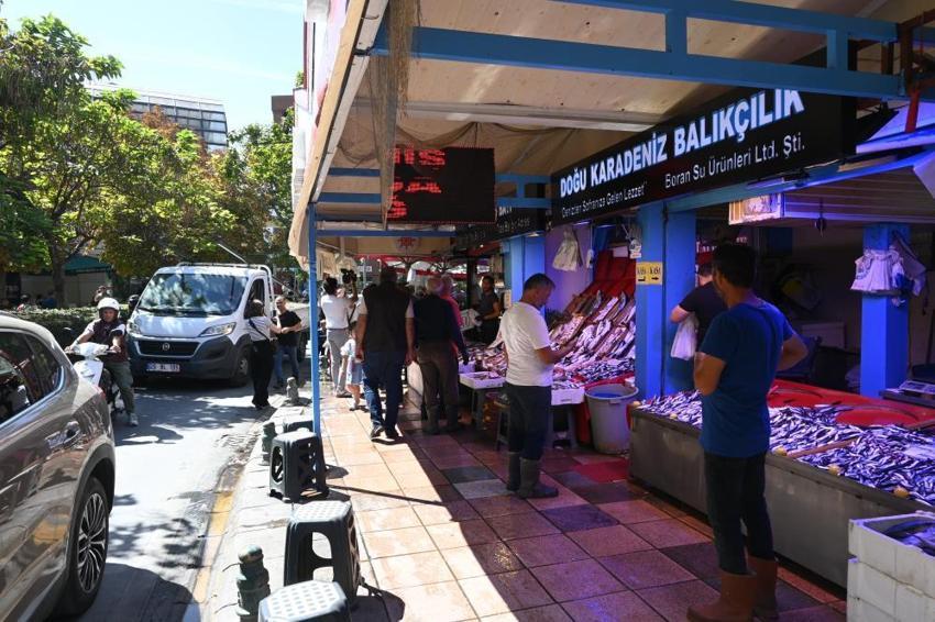 Balık sezonu başladı, Eskişehir'de balıkçılar 6 ton balığı ücretsiz dağıttı!