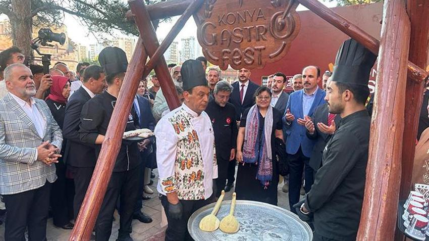 Konya'da lezzet şöleni başladı! 4 gün boyunca sürecek, ünlü şefler akın etti