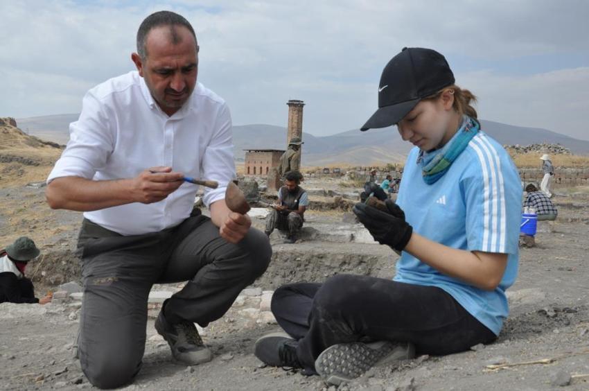 UNESCO mirası Ani'de tarihi keşifler: 7 farklı noktada Selçuklu izleri ortaya çıkıyor!