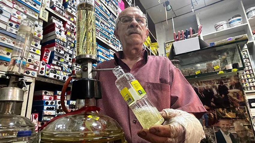 Edirne'de milyonluk sektöre tek başına meydan okuyor! 50 yıldır unutulan bir mesleği yaşatıyor: 'Adeta bir zaman tüneli gibi'