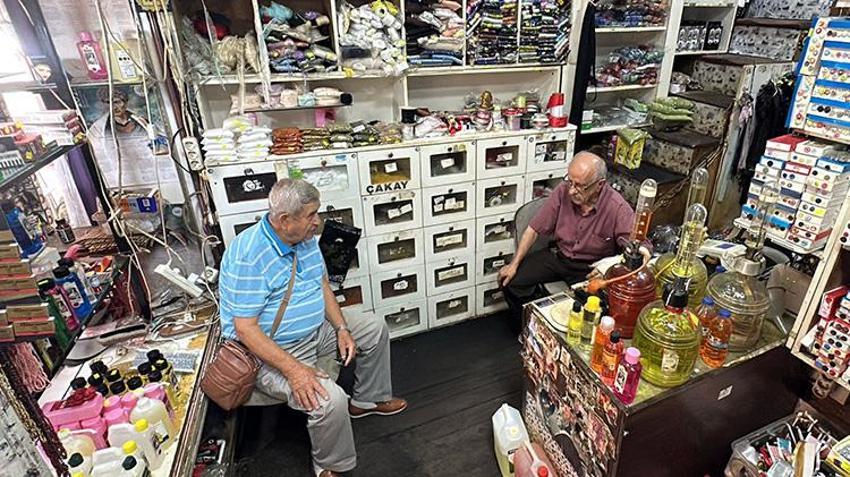 Edirne'de milyonluk sektöre tek başına meydan okuyor! 50 yıldır unutulan bir mesleği yaşatıyor: 'Adeta bir zaman tüneli gibi'