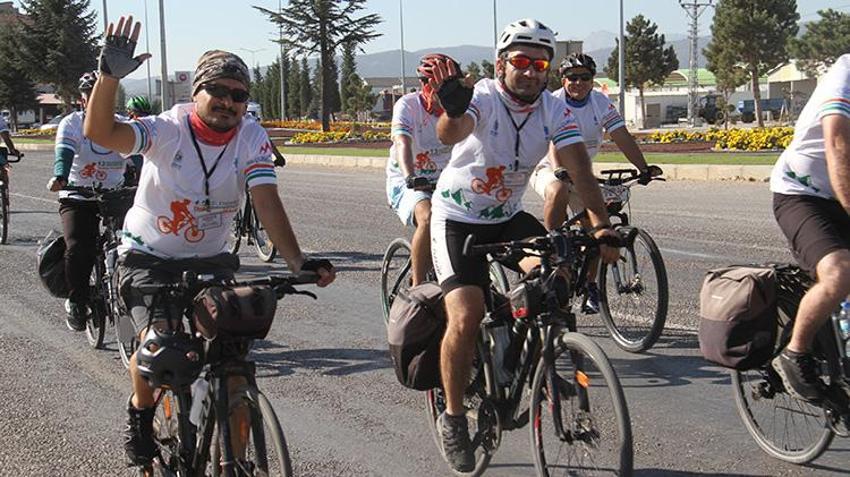 Beyşehir Gölü'nün yanında pedallar kuraklık için çevrildi!