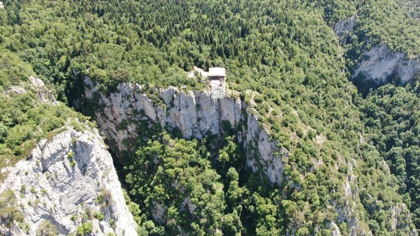 Kastamonu'da adrenalin dolu bir deneyim: Çatak Kanyonu ziyaretçi akınına uğruyor!