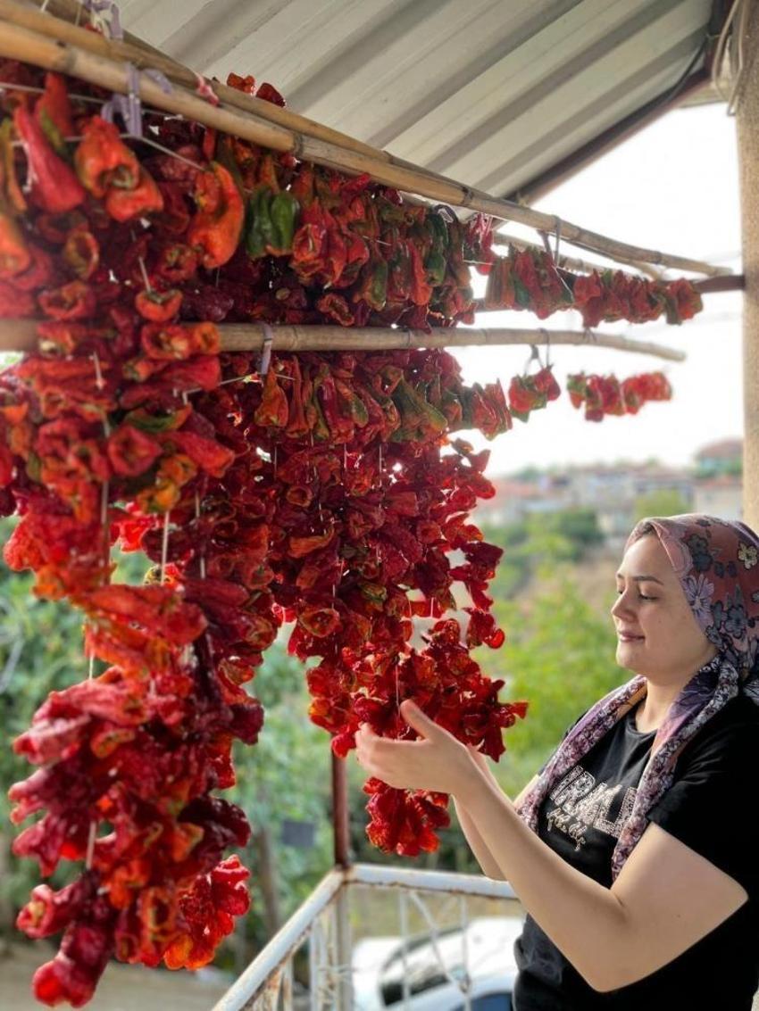 Manisalı kadınlar kışa hazır: Yiyecek mesaisi devam ediyor