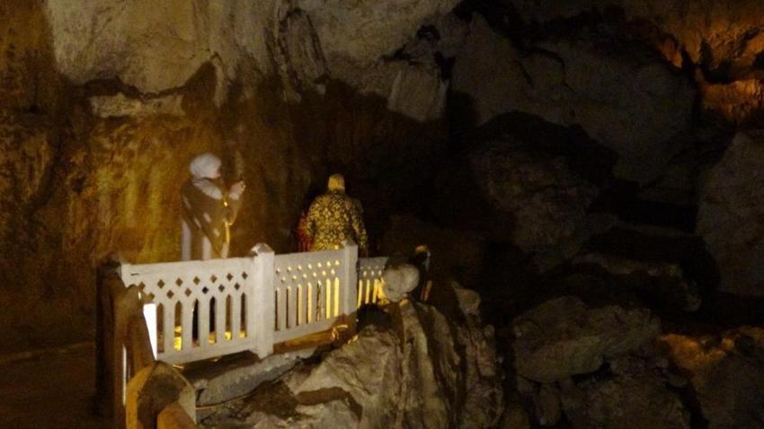 Suları tükendi ama ziyaretçi akını var! Türkiye'nin ilk turistik mağarası Burdur'da yer alıyor