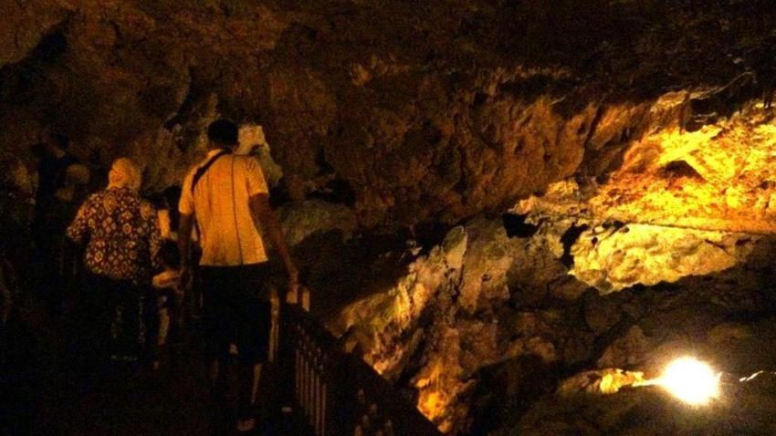 Suları tükendi ama ziyaretçi akını var! Türkiye'nin ilk turistik mağarası Burdur'da yer alıyor