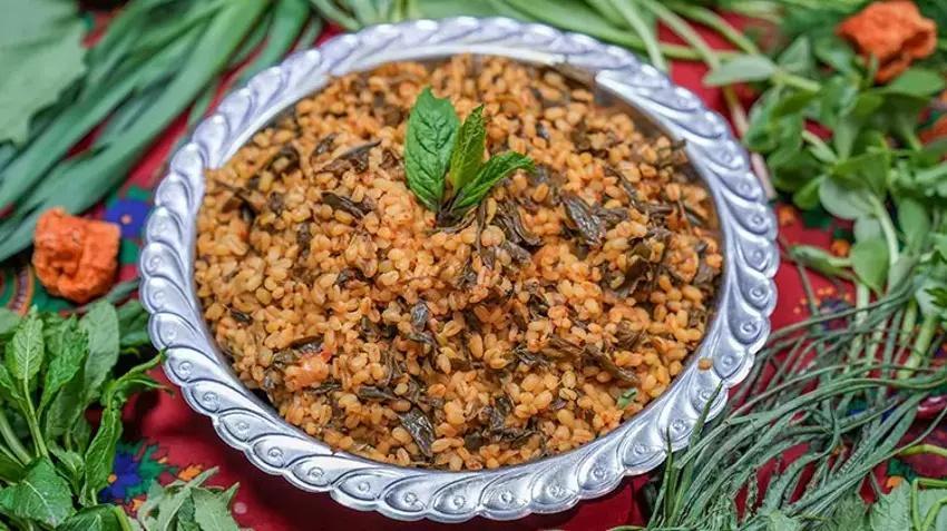 Diyarbakır'da herkes oraya koştu! Şifalı deyince sepet sepet topladılar!