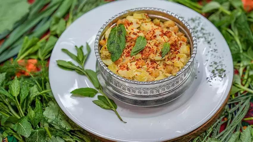 Diyarbakır'da herkes oraya koştu! Şifalı deyince sepet sepet topladılar!