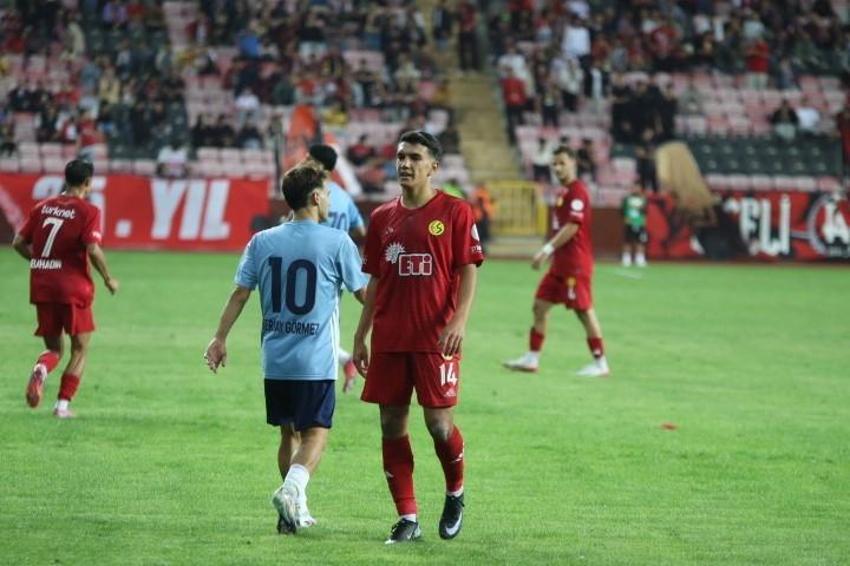 Eskişehirspor son anda kazandı, ortalık karıştı: Kabul edilemez, küme düşsün, kapatsınlar
