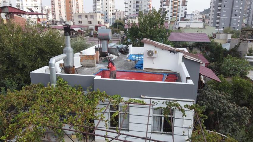 Adana'da damlar renklendi! Mesai başladı: Güneşte pişirip kışlık yapıyorlar